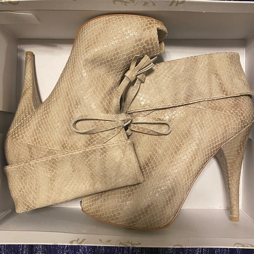 Rachel Roy band new tan 8 1/2 booties in org box bought from Macys-MAKE AN OFFER